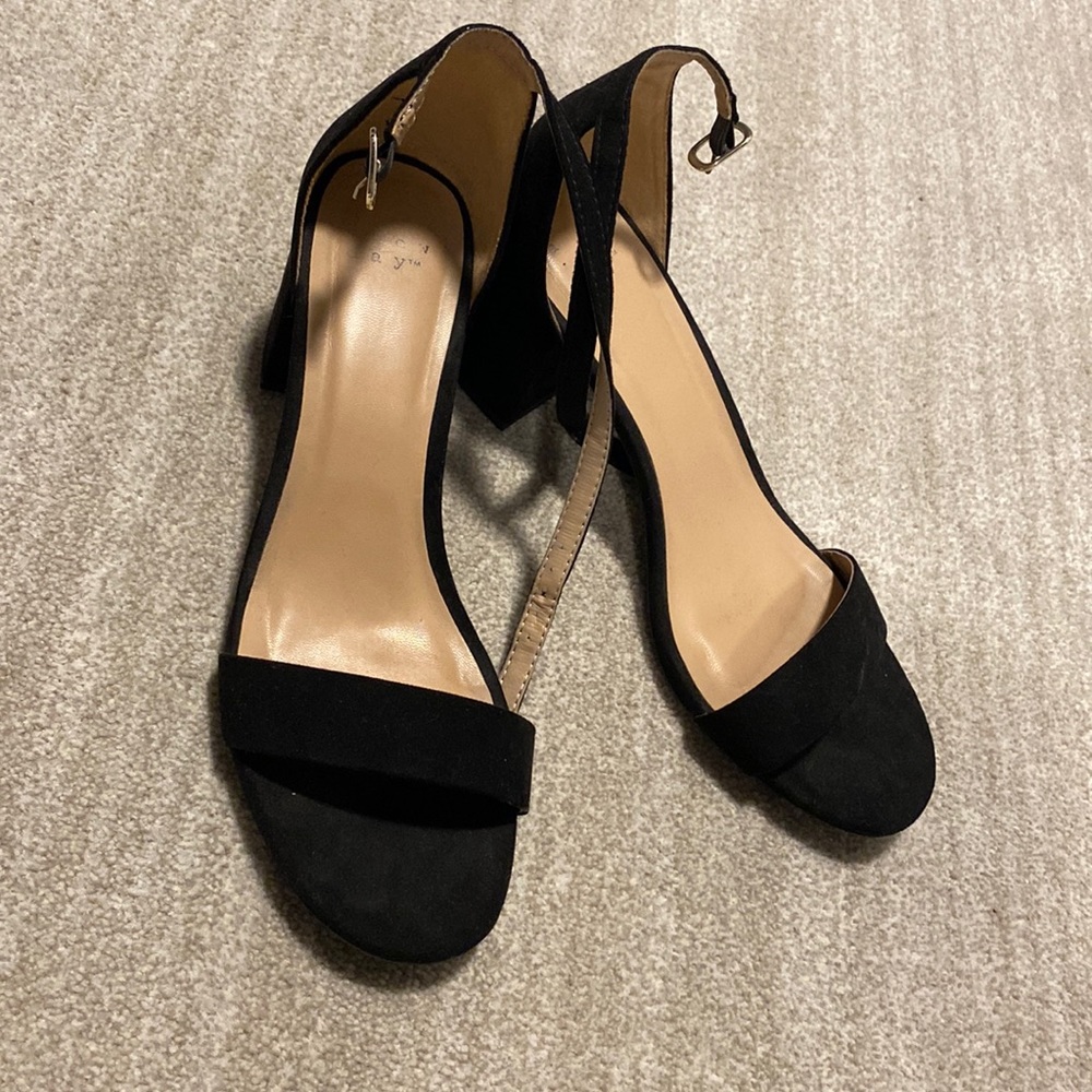 Black velvet one strap heel.. 3 inch heel